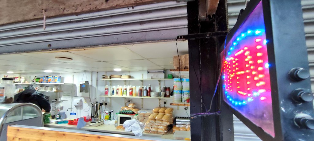 Firesnapper999's tweet photo. RV with @MumBensons, walking Eddie down from hotel. Meet up at #Brighouse market &amp; the legend Colin who runs #ColinsCafe. Outstanding brews &amp; food!!😋 https://t.co/jwKVk53ofi