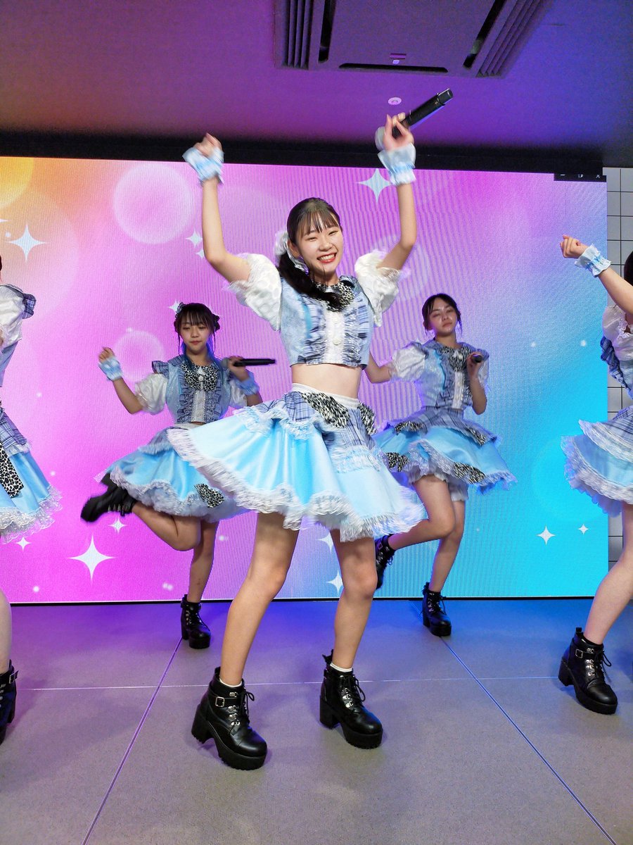 fuzi_ookami's tweet photo. カウントダウン
17歳🎂4/9生誕祭まで24時間
#可愛りり ピンク色

#RONPAGREEN 
#RONPA_GREEN 
1分スマホ撮影
渋谷109 8階 https://t.co/DsKGJ7OtM6