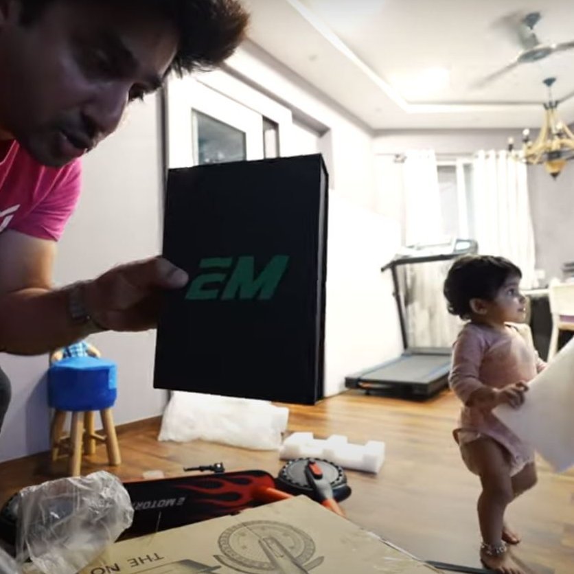 e_motorad's tweet photo. This is undoubtedly the #CUTEST unboxing video we have ever got!!! 🥹🥹🥹

Sorry @emNikhil , but Sky literally stole the show and our hearts! ❤️

Link : https://t.co/PFWPRlf2l7

#EMotorad #EM #Unboxing #Review #SaturdayVibes https://t.co/YfrzFiJGRF