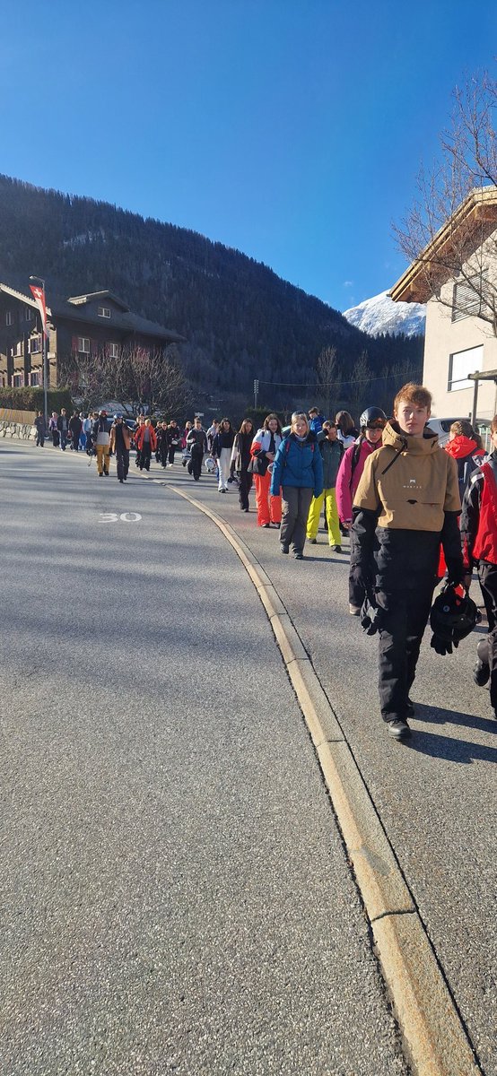 SAA_skiing's tweet photo. Final walk down to the gondola (the 2 on the road are not ours!!). https://t.co/2dvwufAwdM