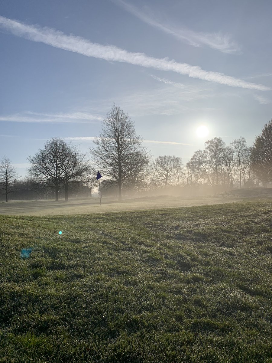 ride_mill's tweet photo. Day 2 of the Easter challenge, good luck everyone. Lovely day for it. ⛳️ https://t.co/peOncCbbes