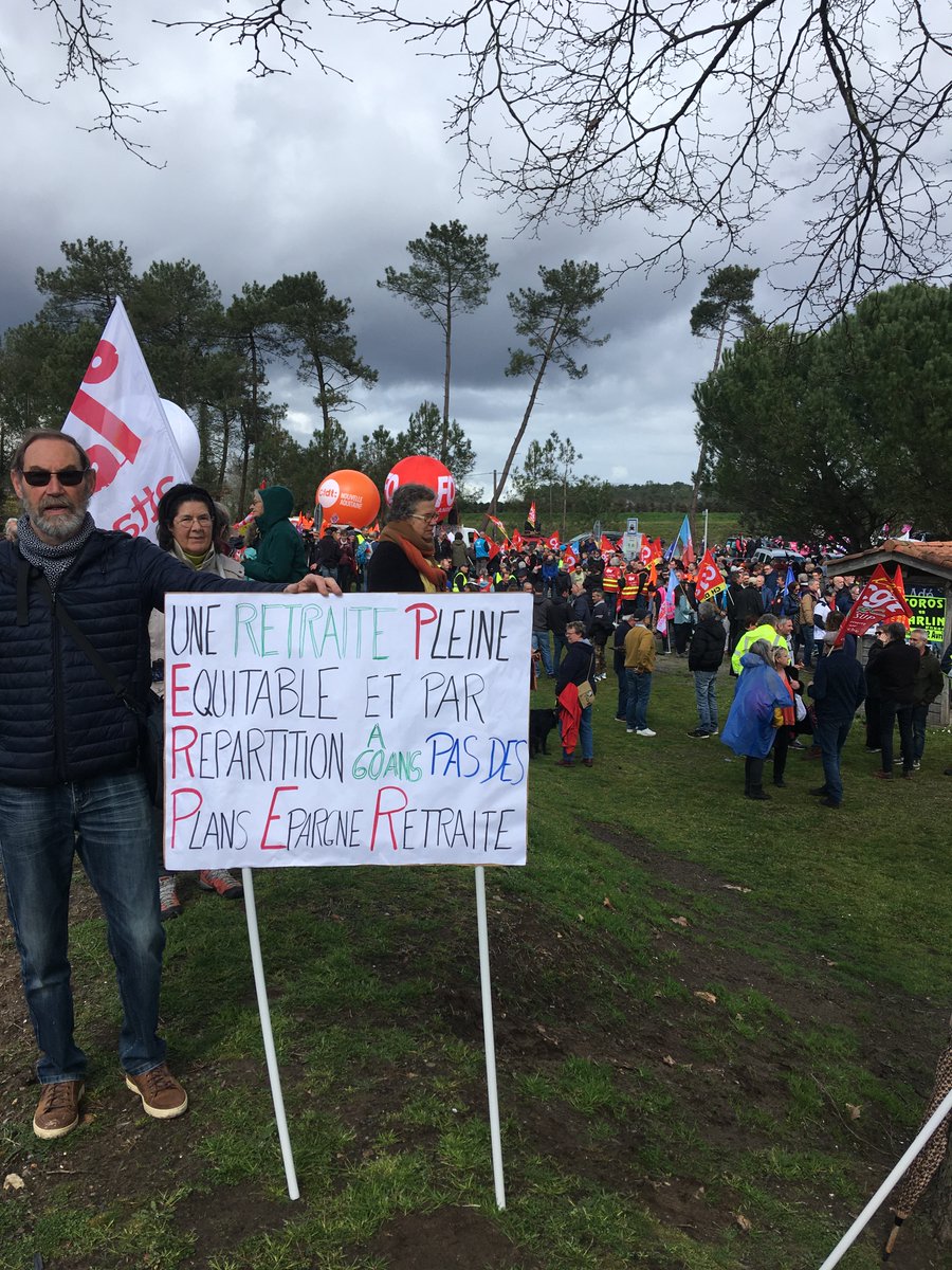 AttacLandesCS's tweet photo. Attac Landes contre la retraite à 64 ans: manif, rassemblements, retraite aux flambeaux, convois escargots, blocage ronds-points à Dax, Tartas et Mont de Marsan dans les Landes 19 janvier, 31 janvier, 7 et 11 février, 7,15, 23, 28 mars et 6 avril. https://t.co/NlMVvLHtrk