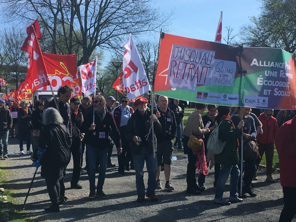 AttacLandesCS's tweet photo. Attac Landes contre la retraite à 64 ans: manif, rassemblements, retraite aux flambeaux, convois escargots, blocage ronds-points à Dax, Tartas et Mont de Marsan dans les Landes 19 janvier, 31 janvier, 7 et 11 février, 7,15, 23, 28 mars et 6 avril. https://t.co/NlMVvLHtrk