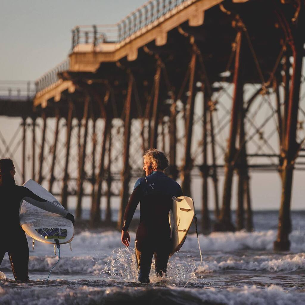 Post-work sunset surfs are just around the corner.

🚫 Hoods
🚫 Gloves 
🚫 Ice cream headaches 

💯 Good times instagr.am/p/Cqw_d0eMU2g/