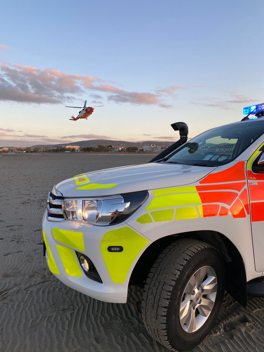 DLCoastGuard's tweet photo. Happy Easter. Away for the long weekend? Be careful of local currents and tides. 🐣 🏊 

Remember if you see anyone in difficulty in or near the water, dial 📞 112 or VHF channel 16 immediately and ask for the Coast Guard. https://t.co/QIyjbNO2Vx