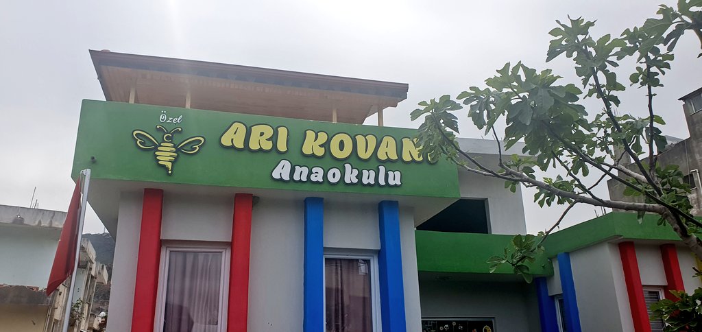 Başlıyoruz...

Romanı da yazılır filmi de çekilir bu öykünün...

Depremi unutma diyoruz.. 

#esraöğretmen
#arıkovanıkreşi
#depremiunutturma 

<a href="/halktvcomtr/">Halk TV</a>