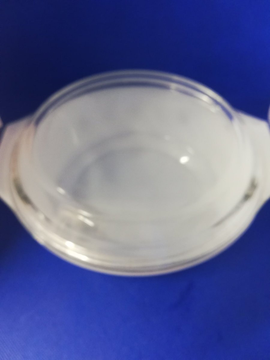 totalrewind's tweet image. Love Pyrex. Here's one of our favourite designs, snowflake. #casseroledish either lid #pyrex #1970s #retrokitchen