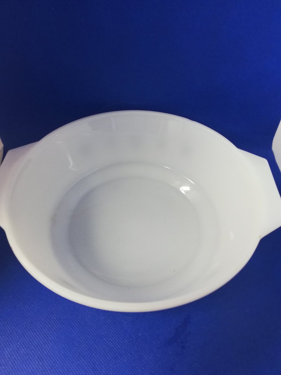 totalrewind's tweet image. Love Pyrex. Here's one of our favourite designs, snowflake. #casseroledish either lid #pyrex #1970s #retrokitchen