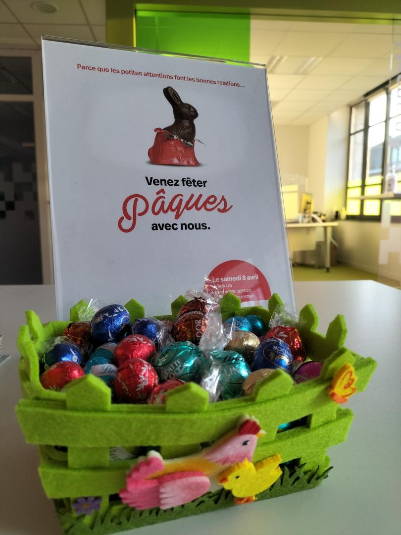 catherinegendry's tweet photo. @CMB_DD35 @CMB_FOUGERES @CCM_VDCouesnon 
Venez fêter Pâques avec nous ce matin, les chocolats sont là 🍫😉! pour le plaisir des grands et des petits 😀 #espritcinq https://t.co/HDjfYJFDjk