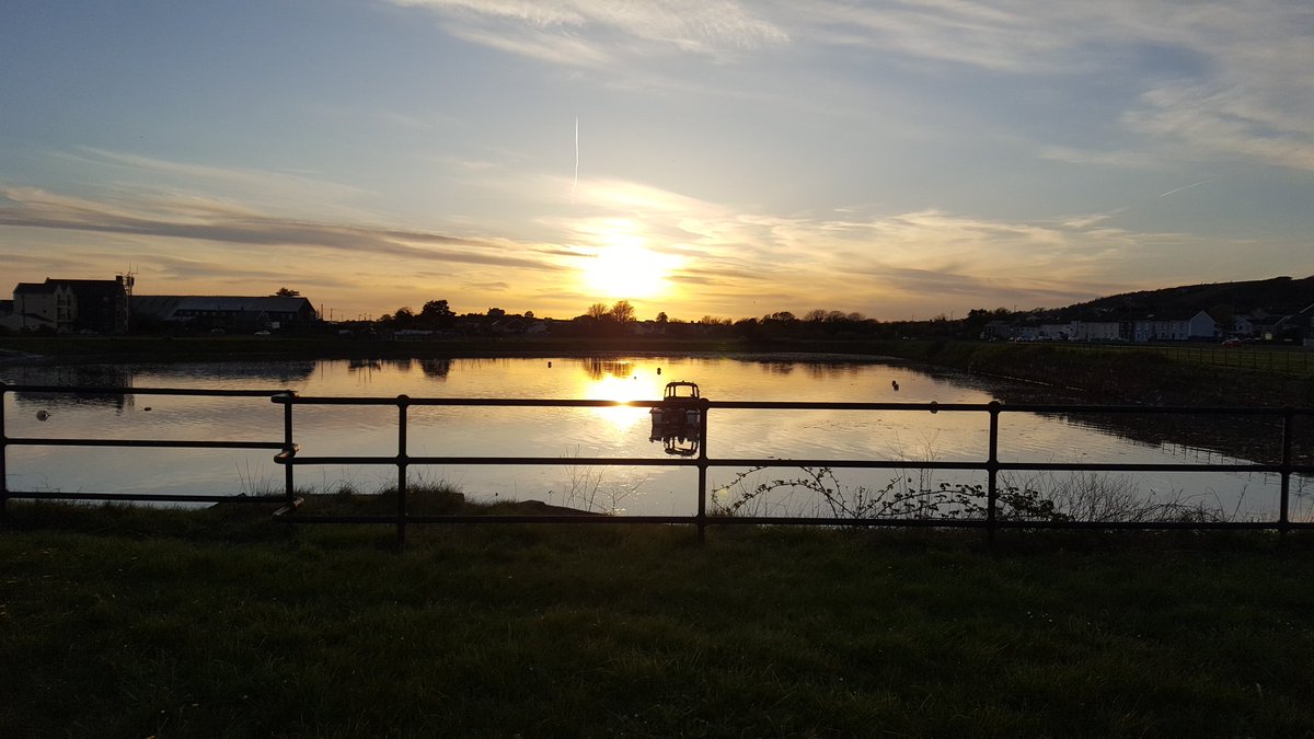 darrylevz's tweet photo. Burry Port. https://t.co/QtJYfXIvXH