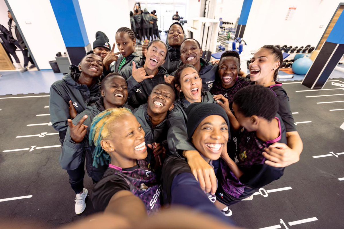 Banyana_Banyana's tweet image. We hope these smiles brighten up your day! 😅💚💛

#LiveTheImpossible