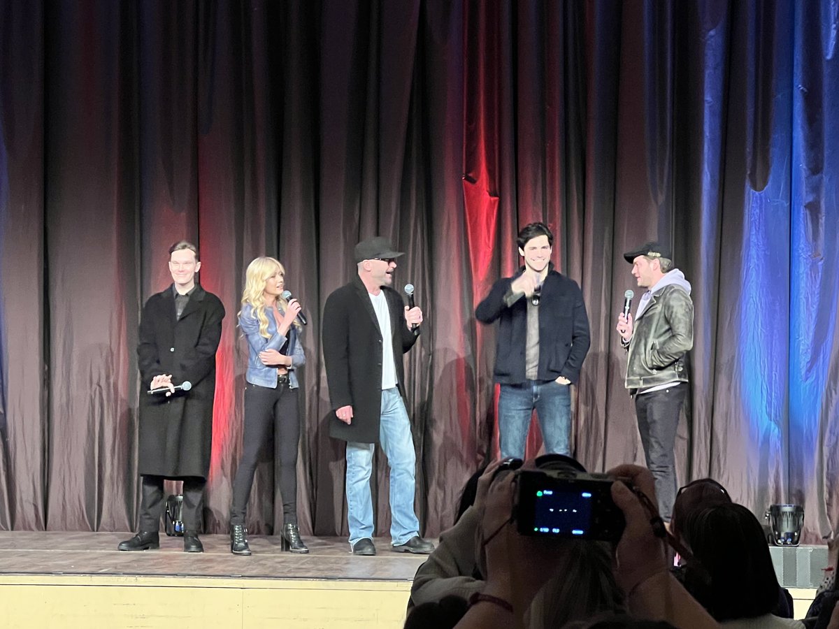 CraziestCupcake's tweet photo. Here they are 🥰
#MortalHunters2 https://t.co/czoG1RwJ42