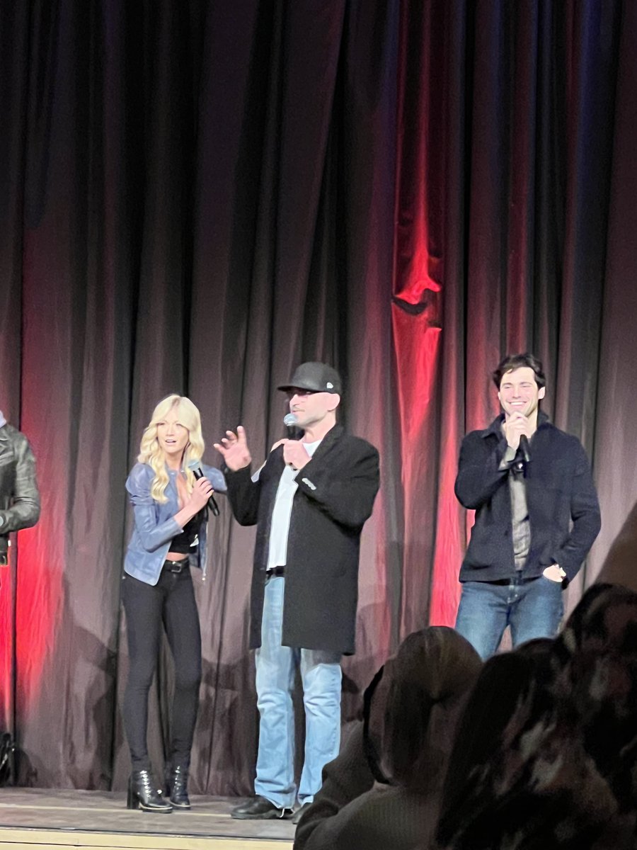 CraziestCupcake's tweet photo. Here they are 🥰
#MortalHunters2 https://t.co/czoG1RwJ42