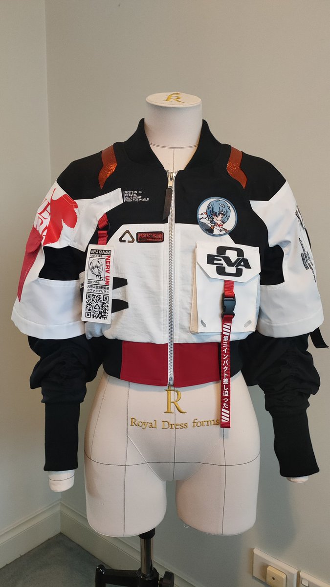 vamprea's tweet image. The finished Rei jacket. Designed by my brain, pls enjoy :)

#Evangelion #reiayanami #techwear