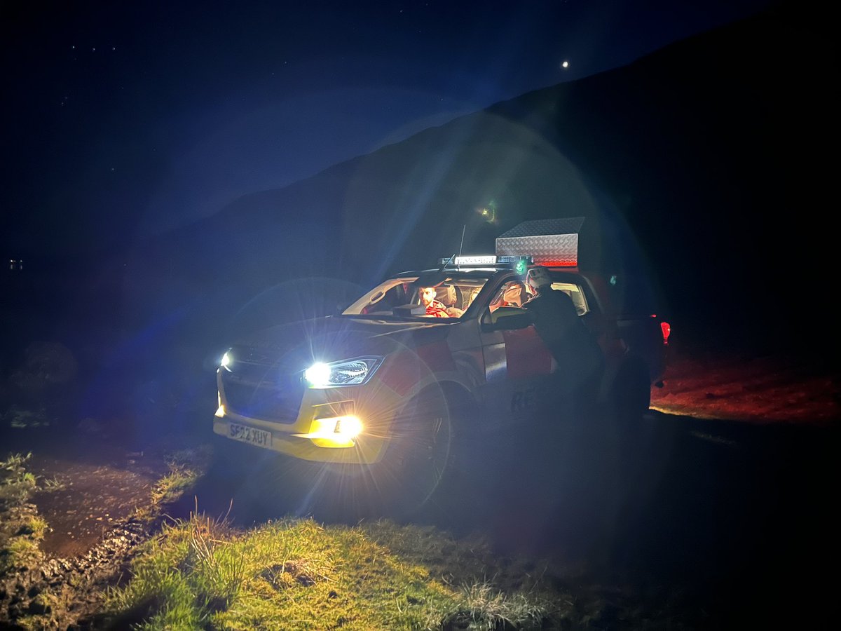 Callout yesterday evening to a hillwalker with a lower leg injury on Beinn Sgulaird in Glen Creran. Coastguard Helicopter R199 picked up Casualty and dropped them back to the roadside. Thankfully injuries only minor. @ObanPol @ScottishMR