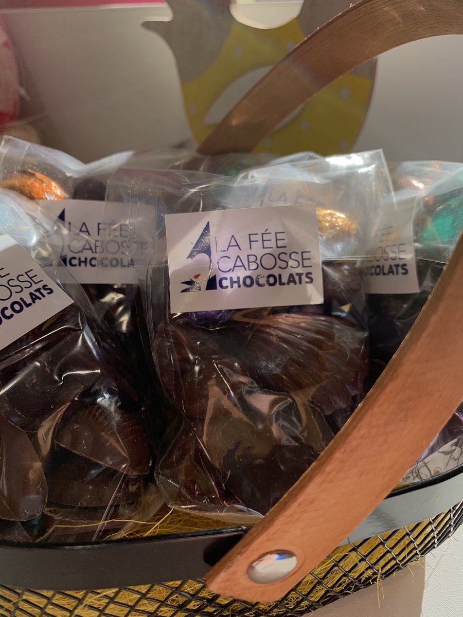 🔔🐰🔔🪺🔔

Il semblerait que les cloches soient aussi passées à Châteaugiron 🤔

Venez découvrir avez-vous ce qu’elles vous ont apporté !

#LaFeeCabosseChocolats