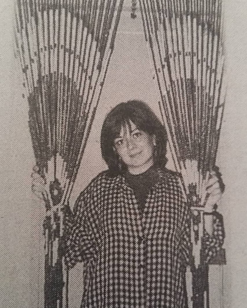 "sonra gittin.
birlikte kışlıkları naftalinleyecektik.
söz vermiştim unutmayacaktım gözlerini"

iyi ki doğdun didem madak!