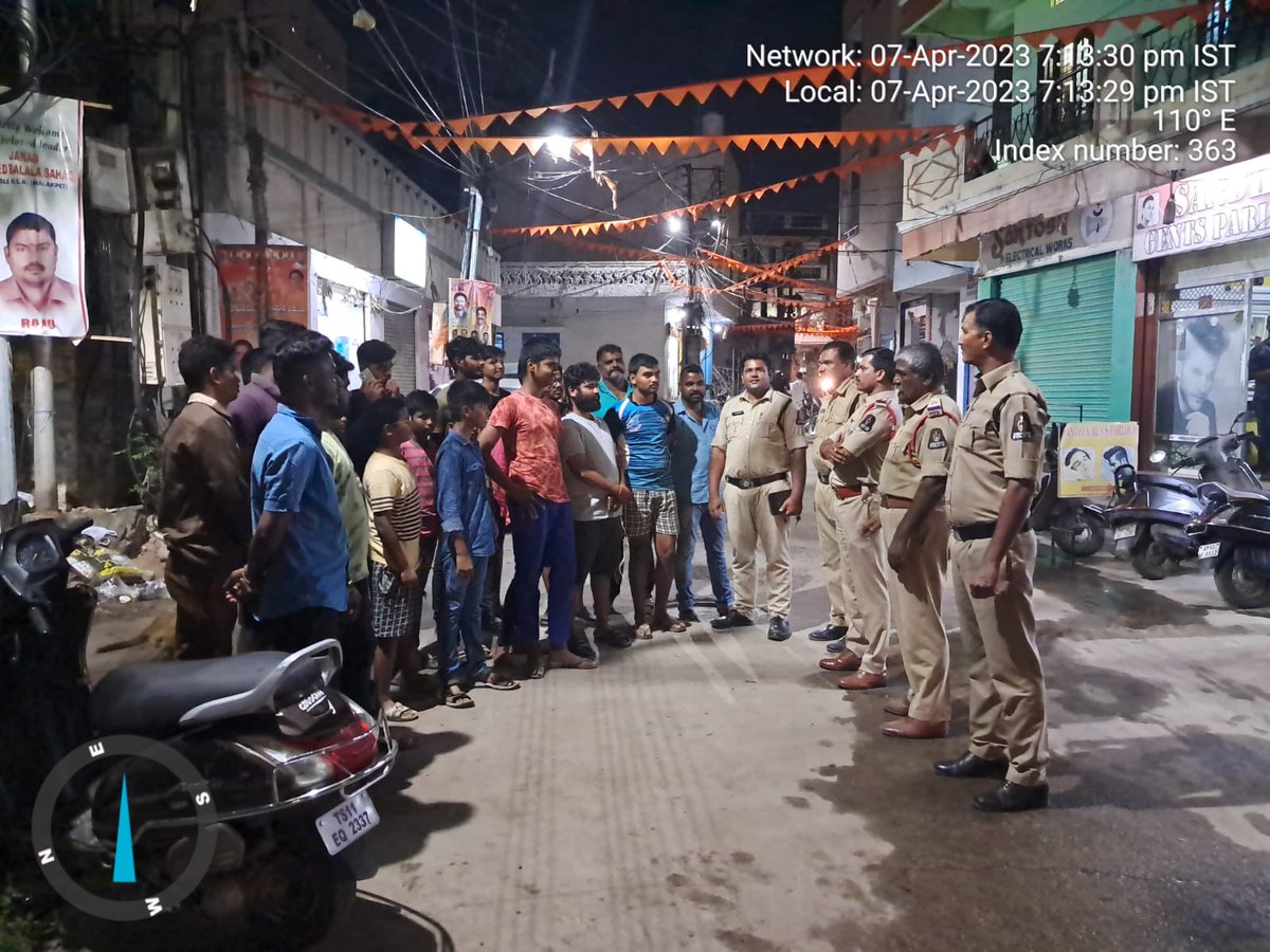 community policing done by si L. Ravi kumar along with patrol car staff and asi ashok reddy at fish market and explained about the cyber frauds, dail 100 awareness,  and friendly policing