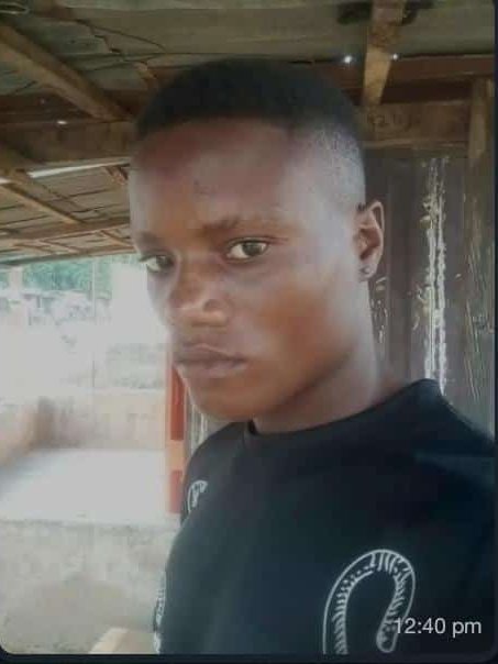 IAmAdeyanju's tweet photo. @YemieFash Below is the current facial look. No more dreads according to reports from students on social media. That dreaded hair is off his head. I hope he is arrested and prosecuted immediately. https://t.co/dRHGAdSM87