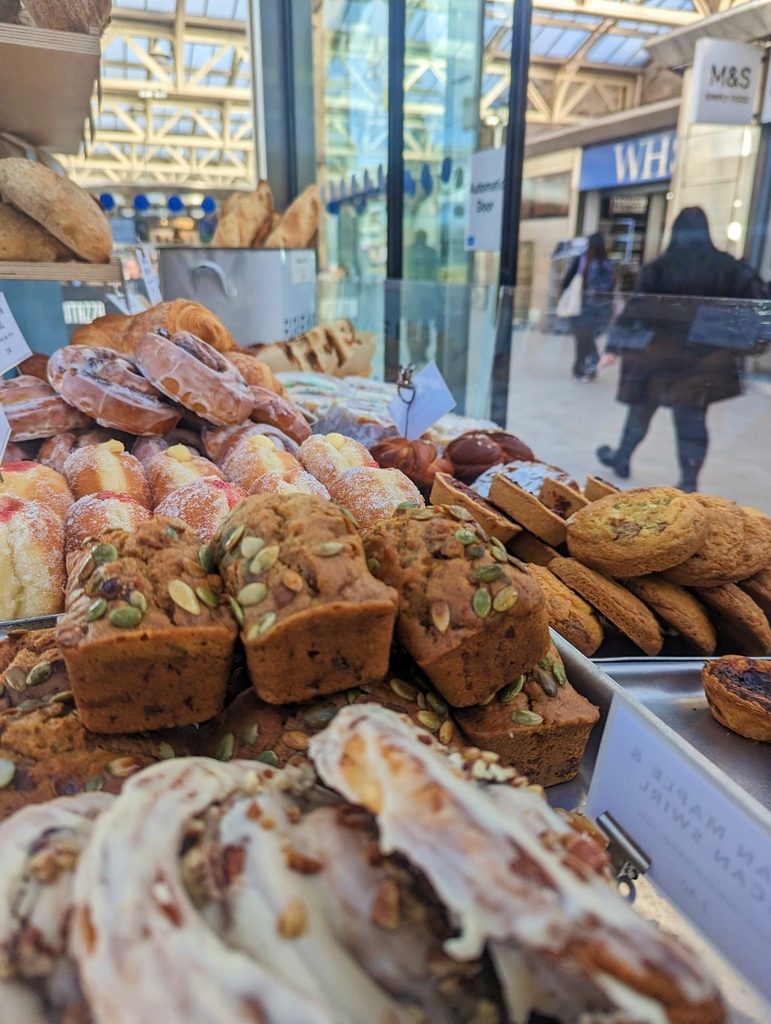 We're ready for you Saturday! Our Abbeydale Rd bakery 🥖 Beauchief shop ☕ Sheffield Train Station unit 🚂 are open for all the good bakes, brunch &amp; brews!
.
.
.
.
#abbeydaleroad #ourfaveplaces #independentsheffield #sheffieldcoffee #supportlocal #sheffield
