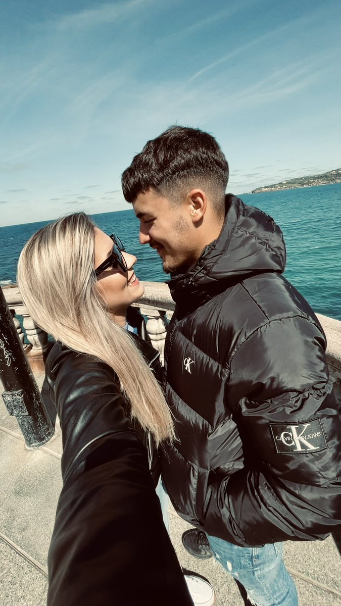 Aandreaa_017's tweet photo. Un día dijimos que sería para siempre, y así va a ser 💙🧩✨💍 https://t.co/eNBFbcM1d2
