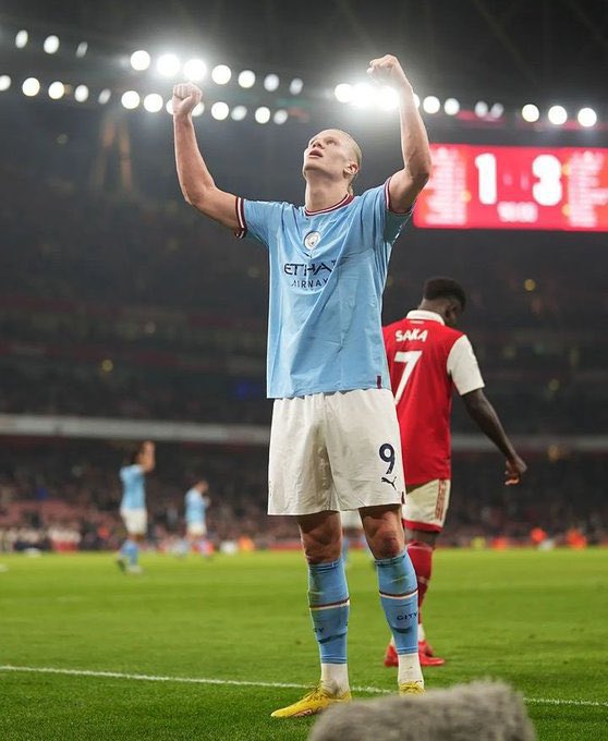 If a goal is scored in the first half of Southampton vs Manchester City we’ll giveaway a SecretShirt.co box 📦

To enter 👇

🔄 Retweet this tweet
🤝 Follow us

Good luck!