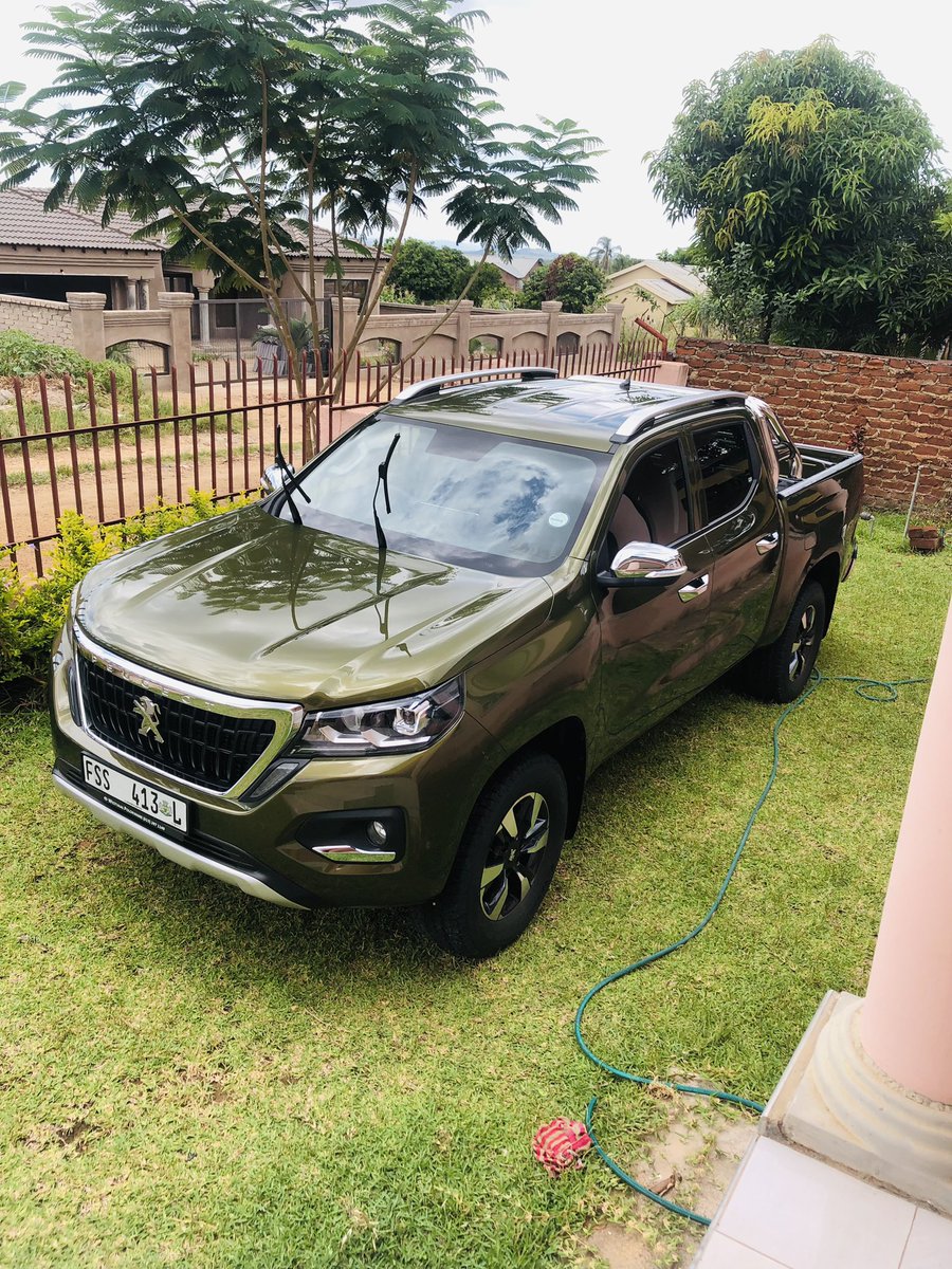 Mpho_Alan's tweet photo. @ColinMakubuya @Sweetestpsammie @PeugeotZA https://t.co/M7P492j5GY