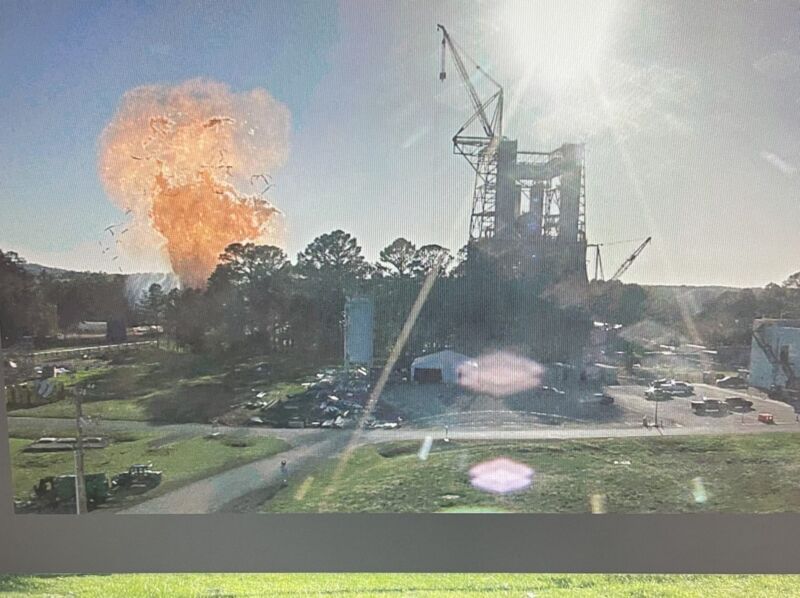 pergillian's tweet photo. The #CentaurV “anomaly” on March 29. Ouch.
As #EricBerger noted, that it was still being tested suggests that #BE4 engines weren’t the only thing delaying #Vulcan
https://t.co/xoRiBFQtLD https://t.co/w1Hh1KQUzw