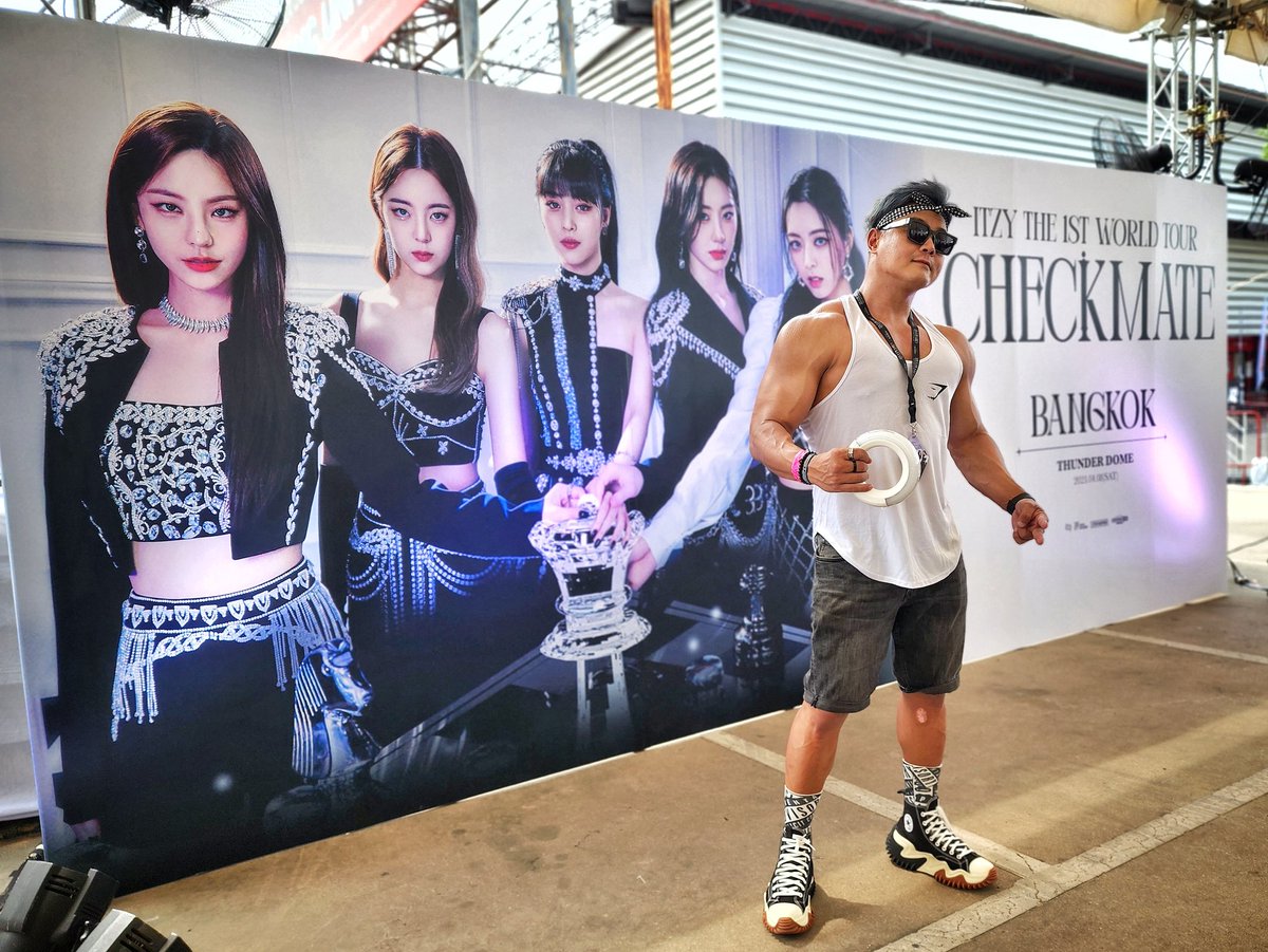 JobMan35489163's tweet photo. Midzy Check in !!!😘
#JobManFF #ลุงติ่ง #unclekpop
#itzythe1stworldtour_bkk
#ITZY_CHECKMATE_BKK #ITZY_CHECKMATE_bangkok https://t.co/ziuY1HVLPU