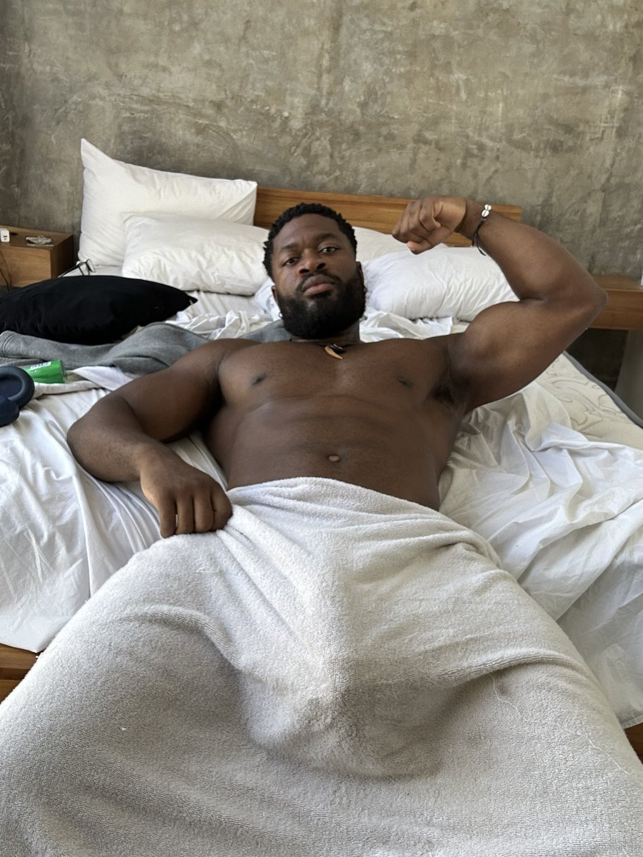 Who’s taking daddys towel off
#retweet #bbc