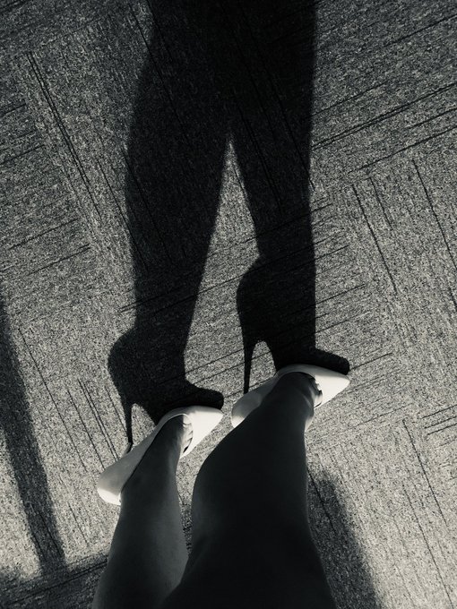 "..One of these days these boots are gonna walk all over you..." 🎶 https://t.co/1GmbIdYKnN<a href="/tag/summertime"class="tags"><span>#summertime</span></a><a href="/tag/messymonday"class="tags"><span>#messymonday</span></a>