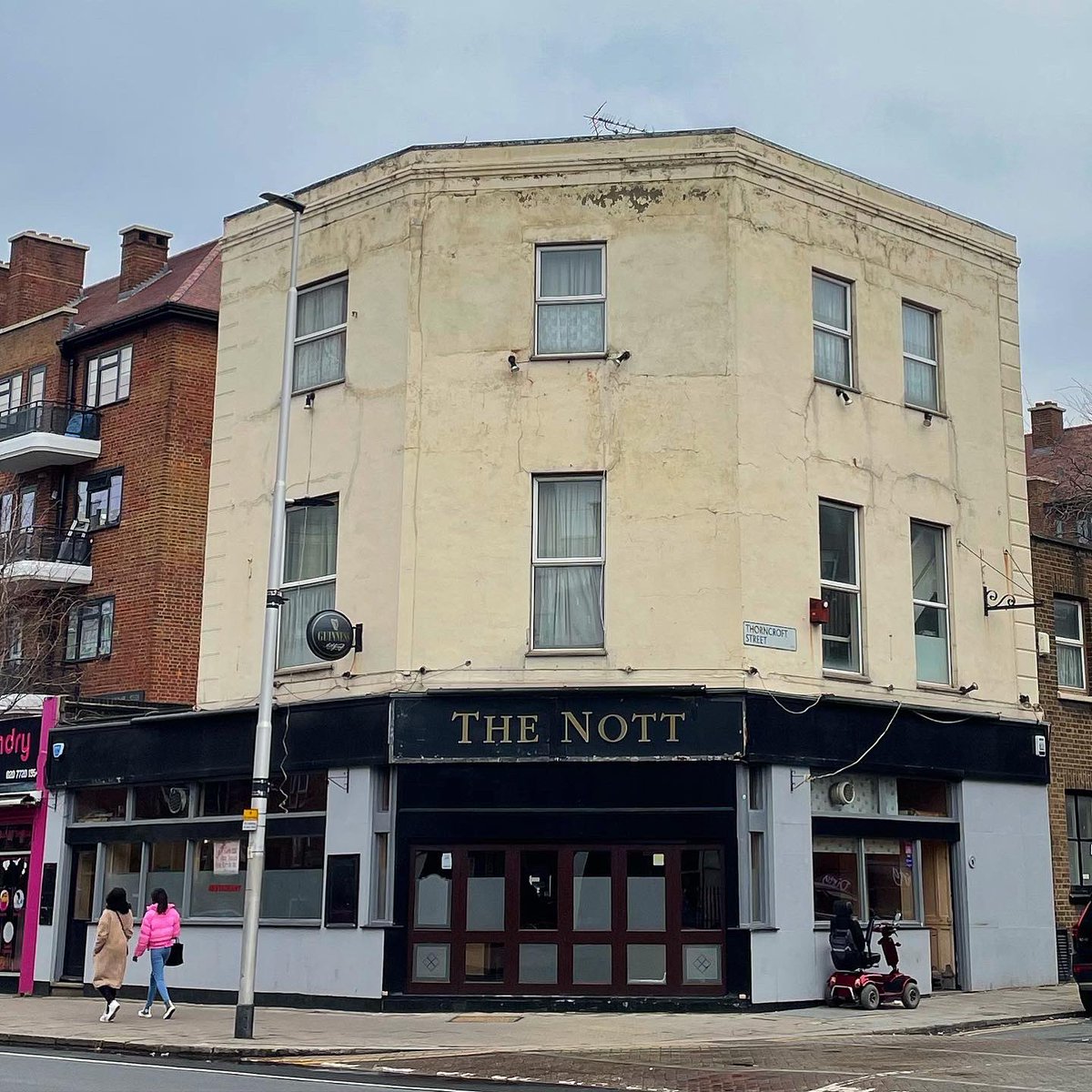 LondonPubMap's tweet photo. The Nott
📍257 Wandsworth Rd, London SW8 2NB
🚇 Nine Elms
🍺 £4.25 Fosters
❤️ An important community hub.
.
#pub #southlondon #stockwell #thenott https://t.co/nUJKjY8yLT