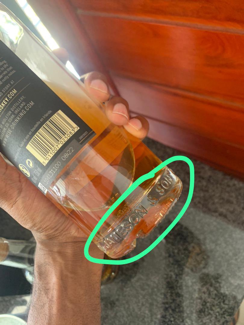 Chizle_12's tweet photo. I had two beers and two double Jamie Black Barrels last night and woke up feeling very messed up. I did a comparison with another bottle I had and spotted these notable differences. @JamesonZAM @sampanakamba please help me understand which is the original to avoid this “headache” https://t.co/JrtLOsIiIq