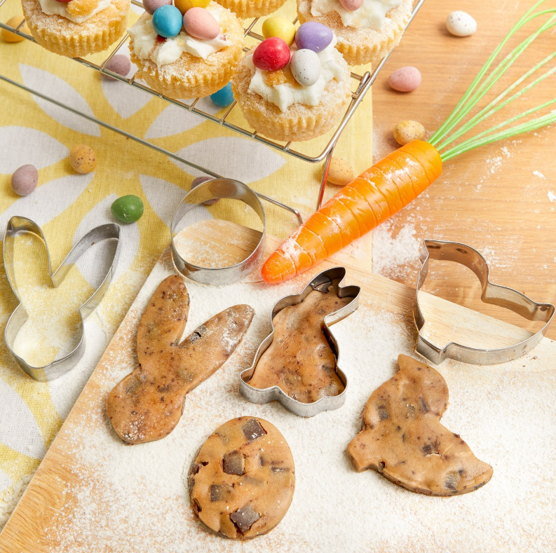 KilnerWayRetail's tweet photo. Get your Bank Holiday bake on 😍

Our Easter cookie cutters are perfect for baking up some sweet treats with the little ones this weekend!

Cookie Cutters - £1
Whisk - £1.50

#Poundland https://t.co/v5DllRL1T5