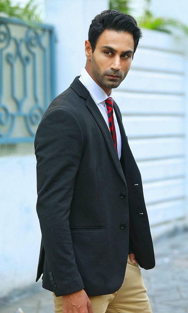 karanoberoiKO's tweet image. ❤
#formals #fashion #menswear #mensclothing #KaranOberoi