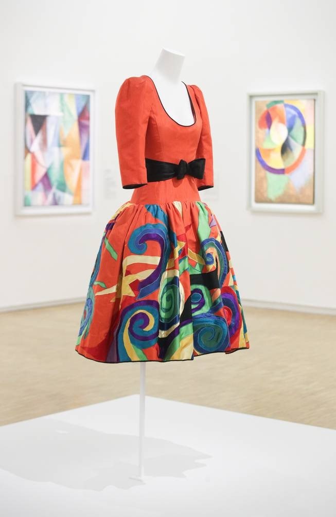 francarabias's tweet image. En el 50 aniversario de la muerte de #Picasso analizamos la influencia que ejerció en la moda sirviendo de inspiración para diseñadores como #SaintLaurent

Nueva entrada en mi #blogdemoda #EnlaZonaF

enlazonaf.blogspot.com/2023/04/arte-y…

#CelebraciónPicasso19732023 #AñoPicasso

#francarabias