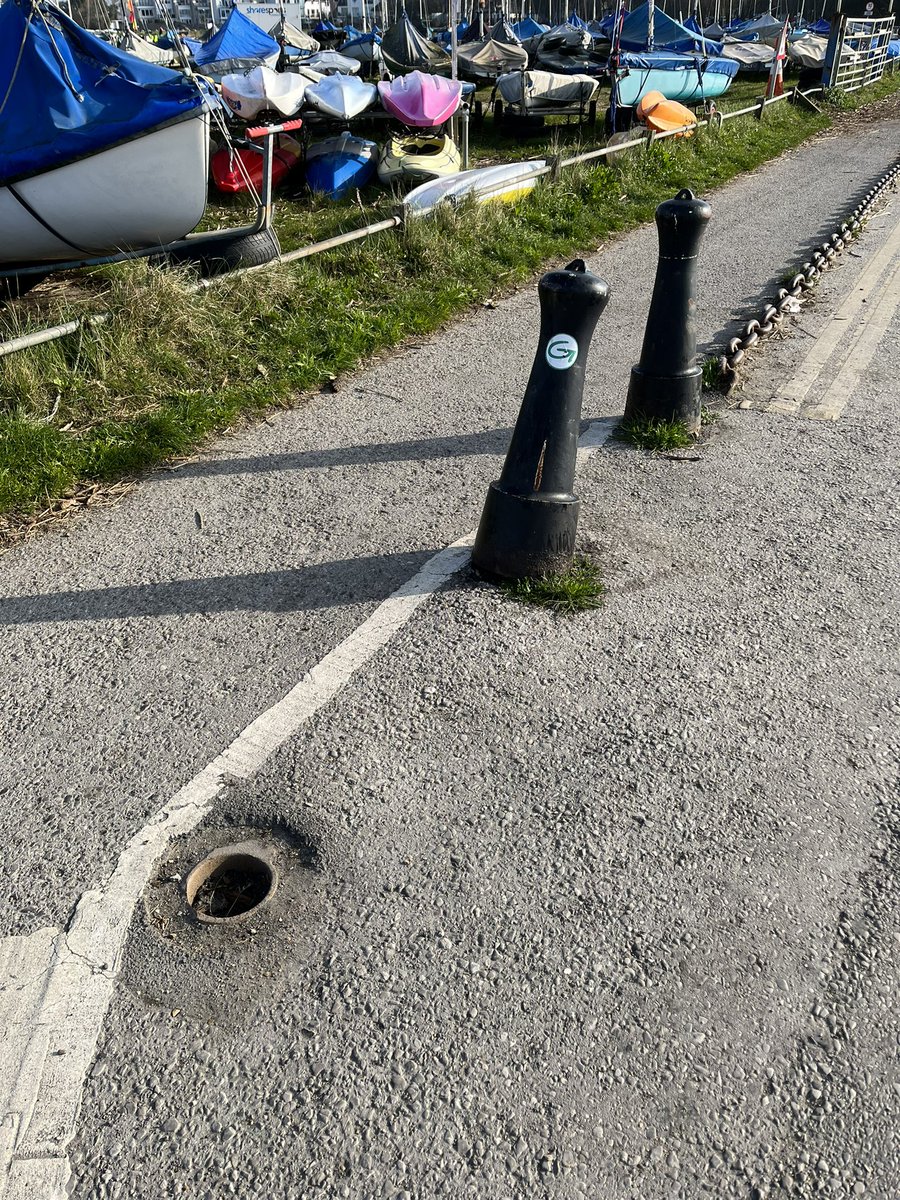 davidhaddow4's tweet photo. Valiant effort, but a new recruit needed @WorldBollard https://t.co/XkhhDRxaa2
