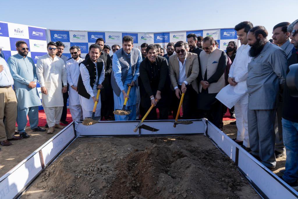 The Etihad Group recently celebrated the groundbreaking ceremony of a mosque in its latest project Etihad Town Phase II. 

@EtihadTownOffic
 #EtihadTown #EtihadTownOfficial
#EtihadTownPhase2