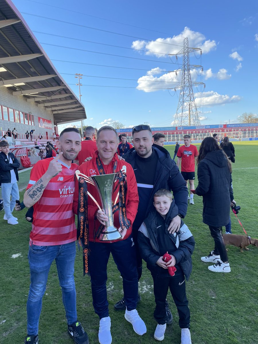 Charlts91's tweet photo. @EUFCofficial 

What a fantastic day yesterday 

Up the fleet 🔴🔴🔴

#ebbsfleet #upthefleet #champion https://t.co/IVYRB2TGl2