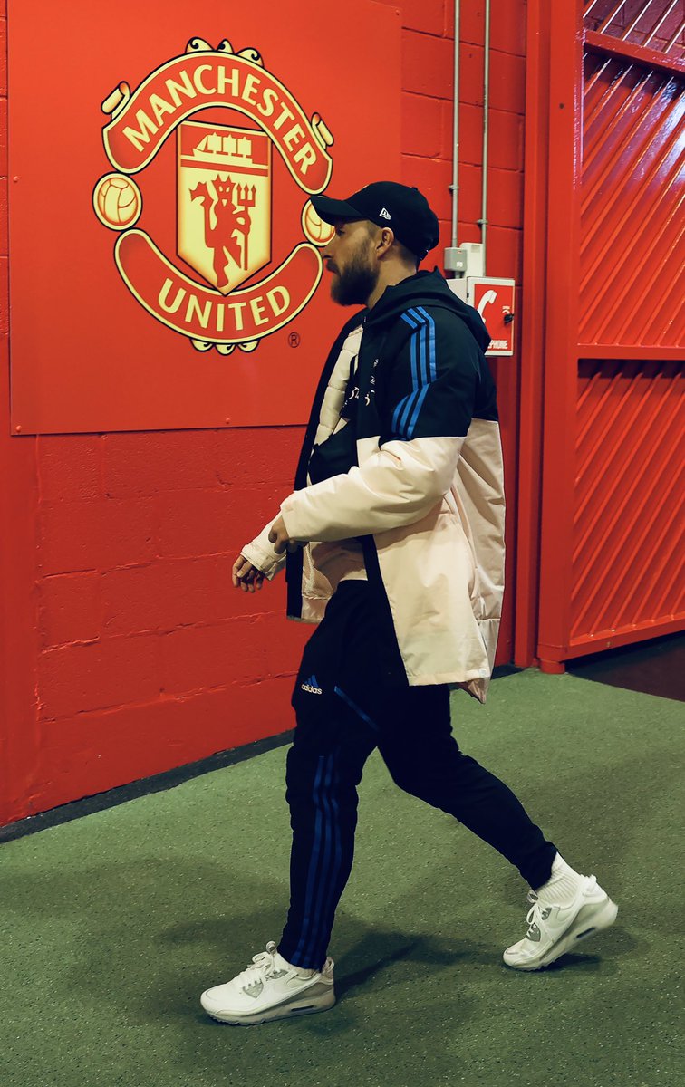 ManUtd's tweet photo. Back at the Theatre of Dreams! ❤️

👋 @ChrisEriksen8 

#MUFC || #MUNEVE https://t.co/Mg0resJfuC