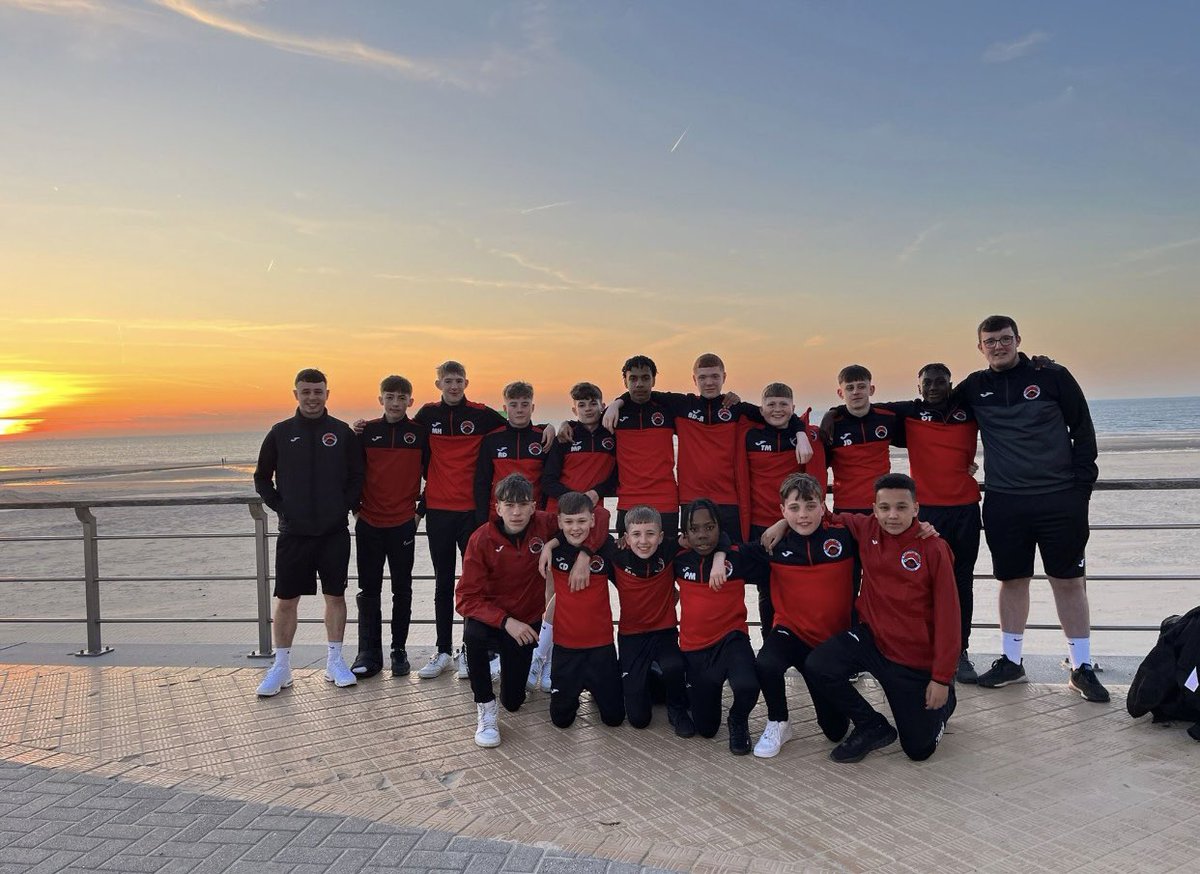 joshedz1's tweet photo. A great tour to Oostende, Belgium this week with @PontyUnitedA - The 14’s won both their games -  5-2 in 🇫🇷&amp; 5-0 in 🇧🇪, a positive way to finish the season off ⚽️ 

Thanks @Benjamin_Slade @LockeOwain for organising a brilliant trip 👊🏻🐉 https://t.co/MclbgoeUzW