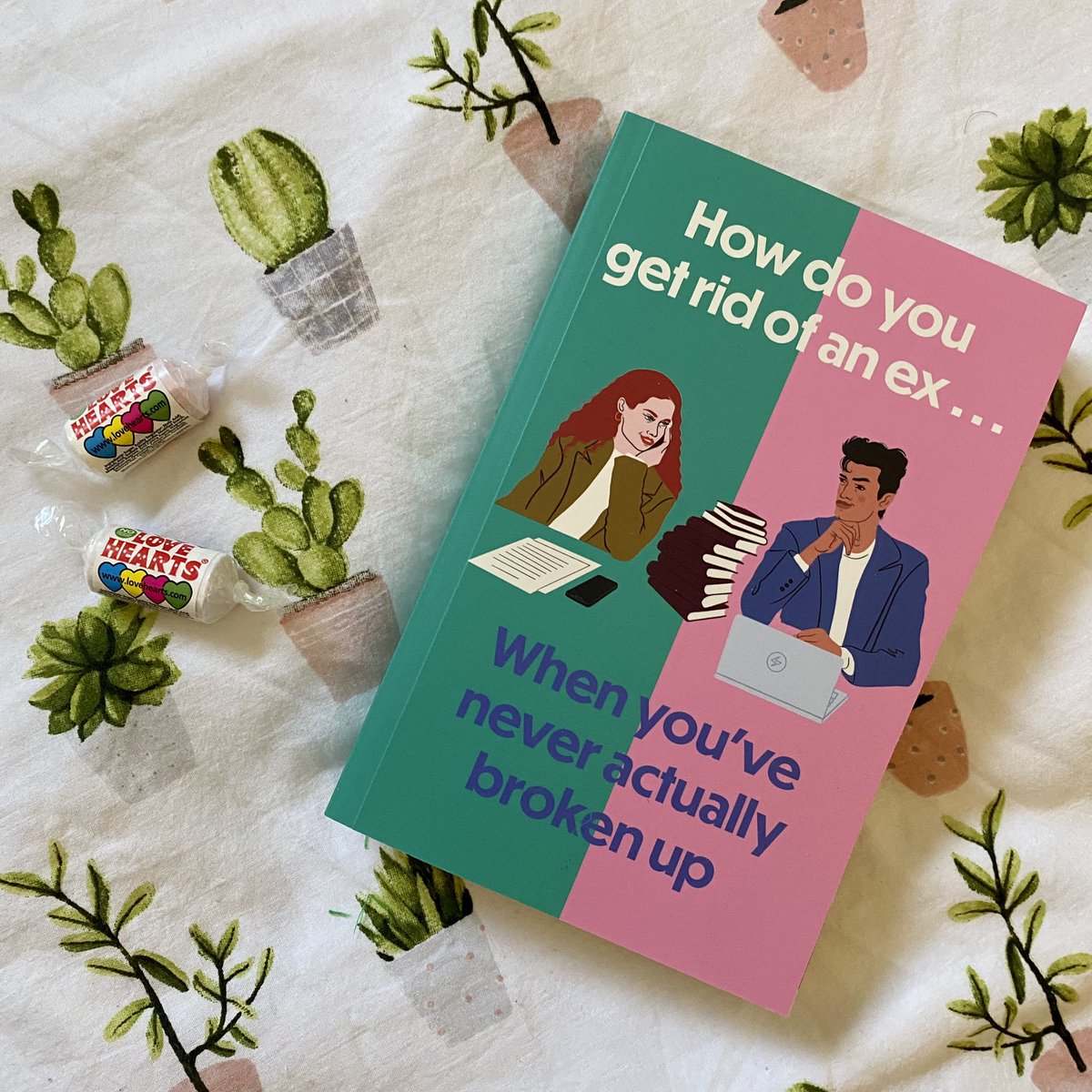 Thank you to @AlittlewriterEm for some delightful bank holiday book mail in the form of The Break-Up Clause by @EveWithAnN❤️ 

This beaut is published on June 22 #TheBreakUpClause ✨