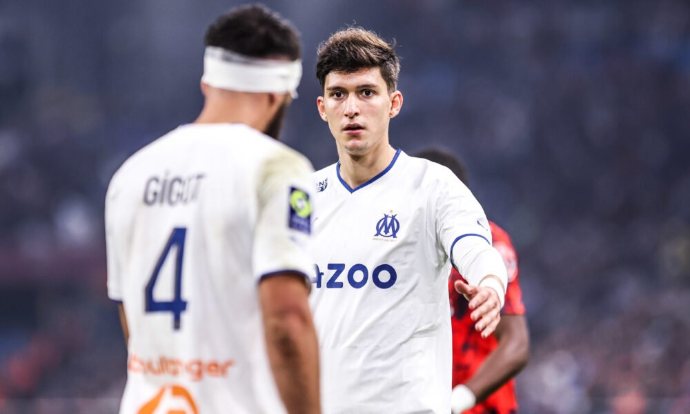 ActuO_M's tweet photo. 🔹A l'OM, on considère que l’acharnement contre Balerdi vient de personnes qui ne comprennent pas le football, on s’attend d’ailleurs à recevoir encore quelques offres pour lui, qui n’était pas si loin d’intégrer la sélection argentine avant la Coupe du monde. (RMC) #TeamOM https://t.co/dElZ0q1FyZ