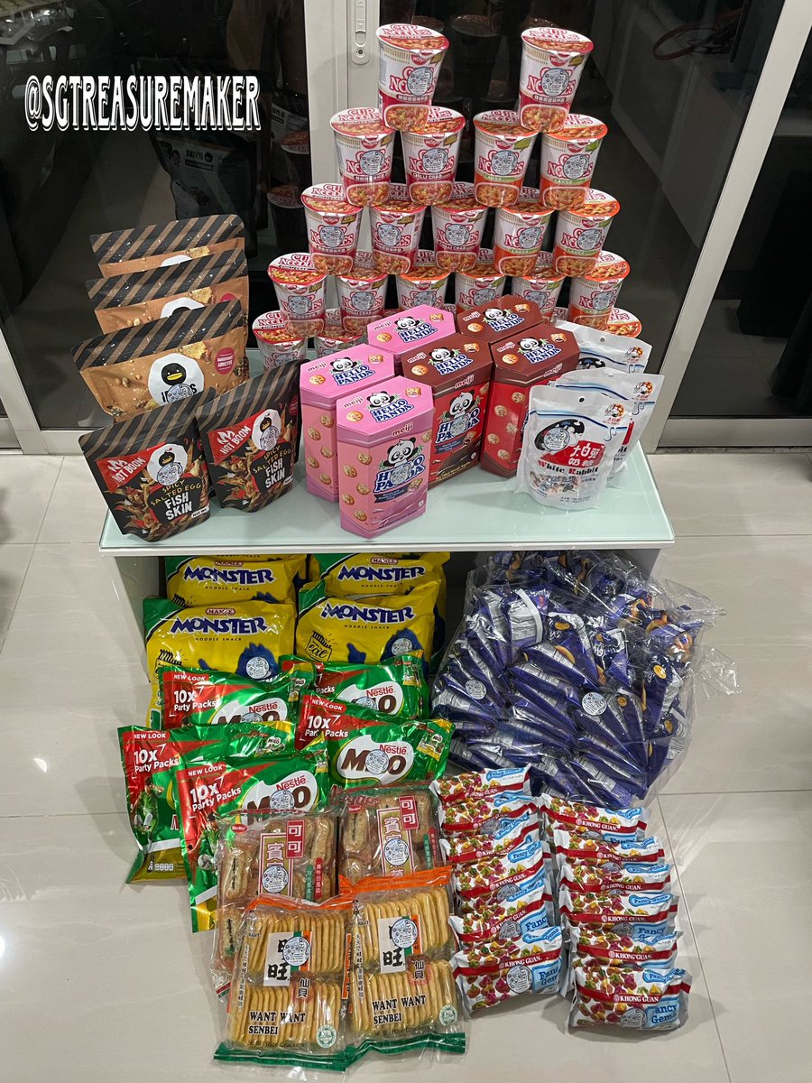 SGtreasuremaker's tweet photo. We have safely delivered the snacks &amp; balloons to the staff earlier! 😆 We hope that TREASURE &amp; the crew enjoy what we have prepared 🫶 Thank you for supporting us! Have a great time at the concert 💙

#TREASURE #트레저 #TREASUREINSG #TREASURE_HELLO_IN_SINGAPORE
@treasuremembers https://t.co/eHpkwI4W4y