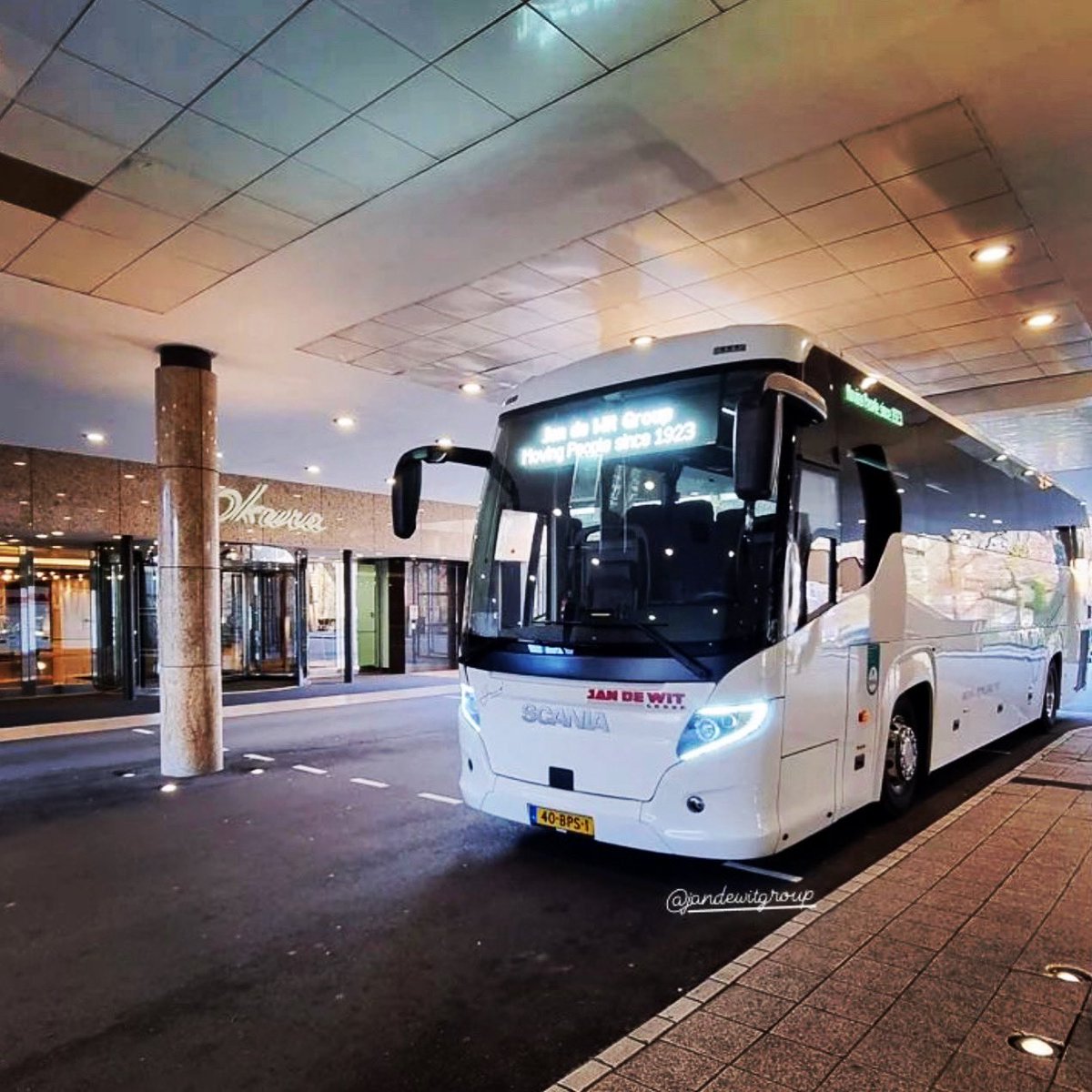 #jandewitgroup in front of #hotelokura #amsterdam #easterweekend #paasweekend #saturdayvibes #100years #movingpeoplesince1923