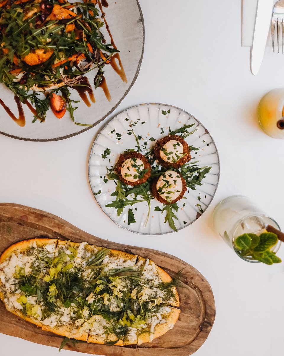 mustvisits's tweet photo. Felfel in #Antwerpen. Een traditioneel #Libanees restaurant waar het eten met een eigen twist wordt bereid. Met uitzonderlijk verse ingrediënten weet #Felfel zeer kwalitatieve gerechten te serveren. 🧆🍃 https://t.co/gmvr4yYOVE