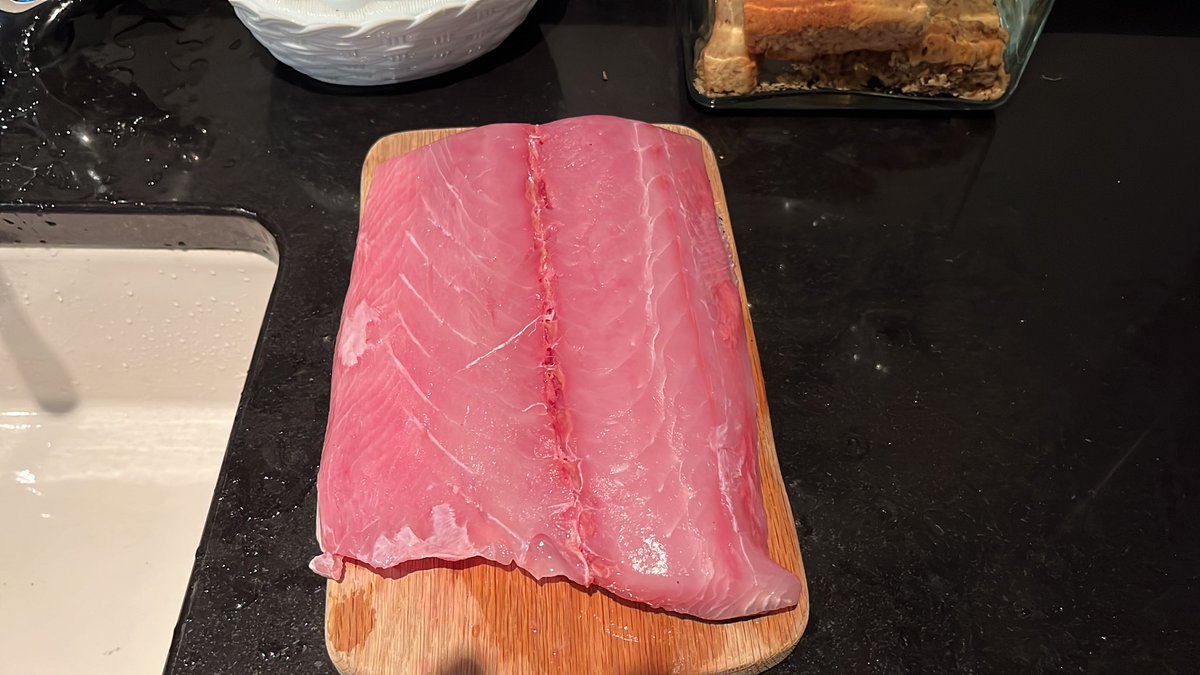 phil11936's tweet photo. @Mark_Hague Bbq yellowtail and silverfish were my Good Friday delicacies. https://t.co/M3hwG9s6cr