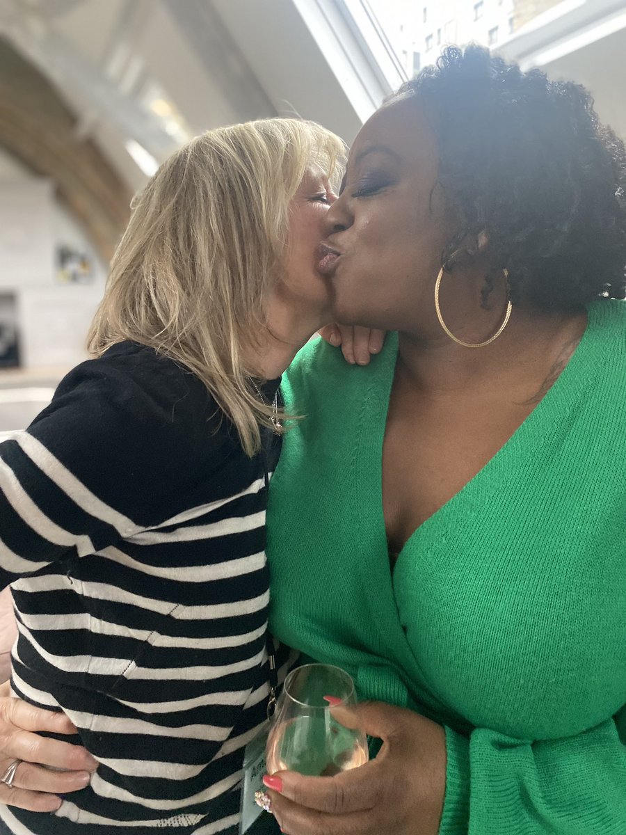 Amanda Ross tweet media