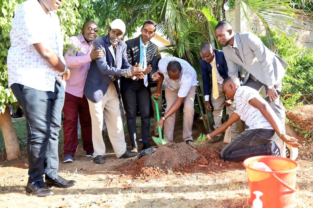 OurCbo's tweet photo. Save Our Environment Members in a past Event of tree planting alongside Tourism and wildlife committee in Dan Mwazo hall. The Tree planting Event was presided by Hon @KAREKEMBIUKI  the chairman of the Tourism and wildlife committee of the National assembly @parliamentkenya https://t.co/H3Qk0jznKN