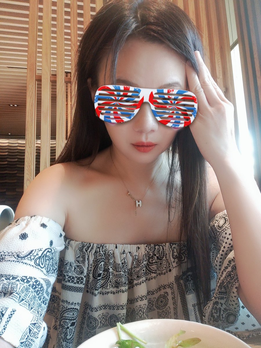 好久沒上推特了！！                            希望大家別忘記了我們....